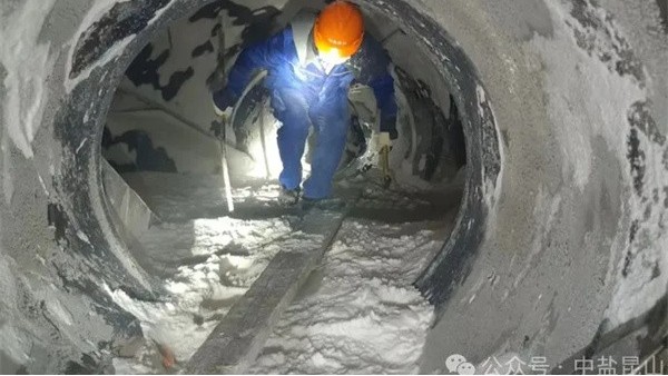 战高温酷暑 保安全生产